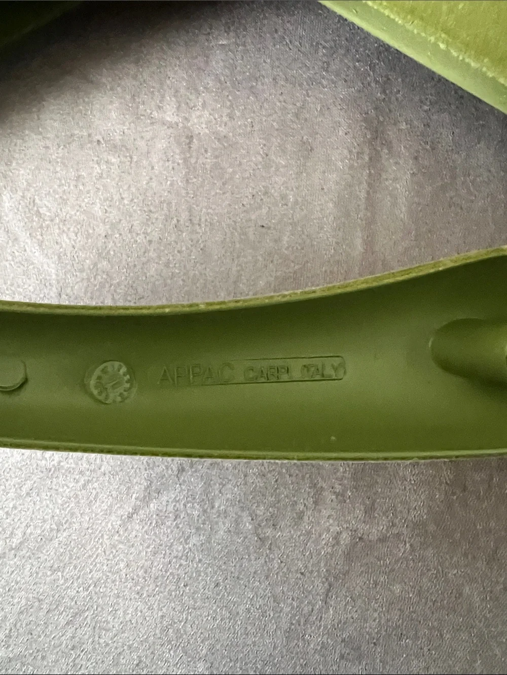 Gucci Velvet Hangers in Lime Green and Black (Set)